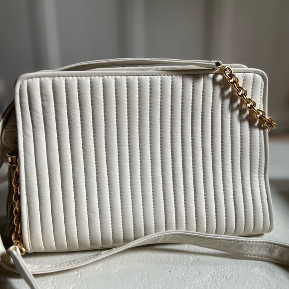 Anne Klein For Calderon Vintage Leather Shoulder Bag - Picture 2 of 13